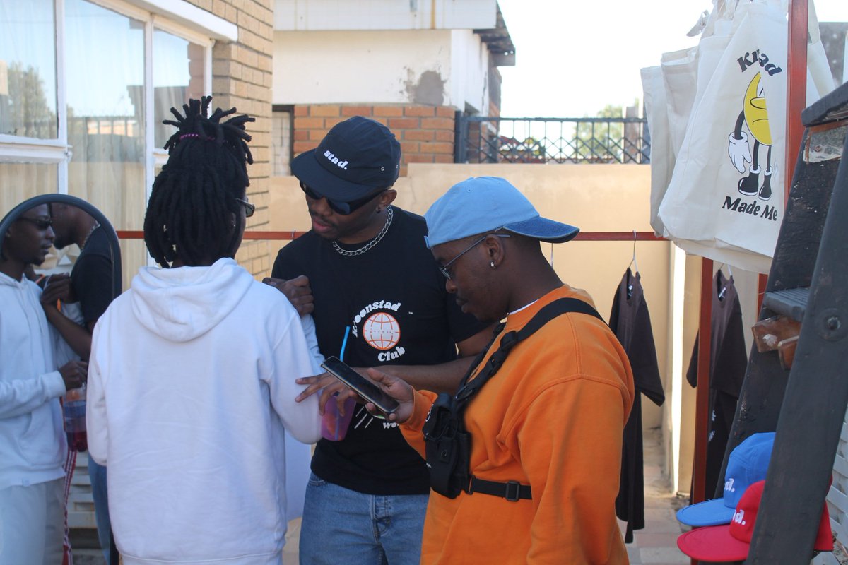 ketsi_teli's tweet photo. Show the young ones love. ⚡️ https://t.co/zMBiLZB4w7