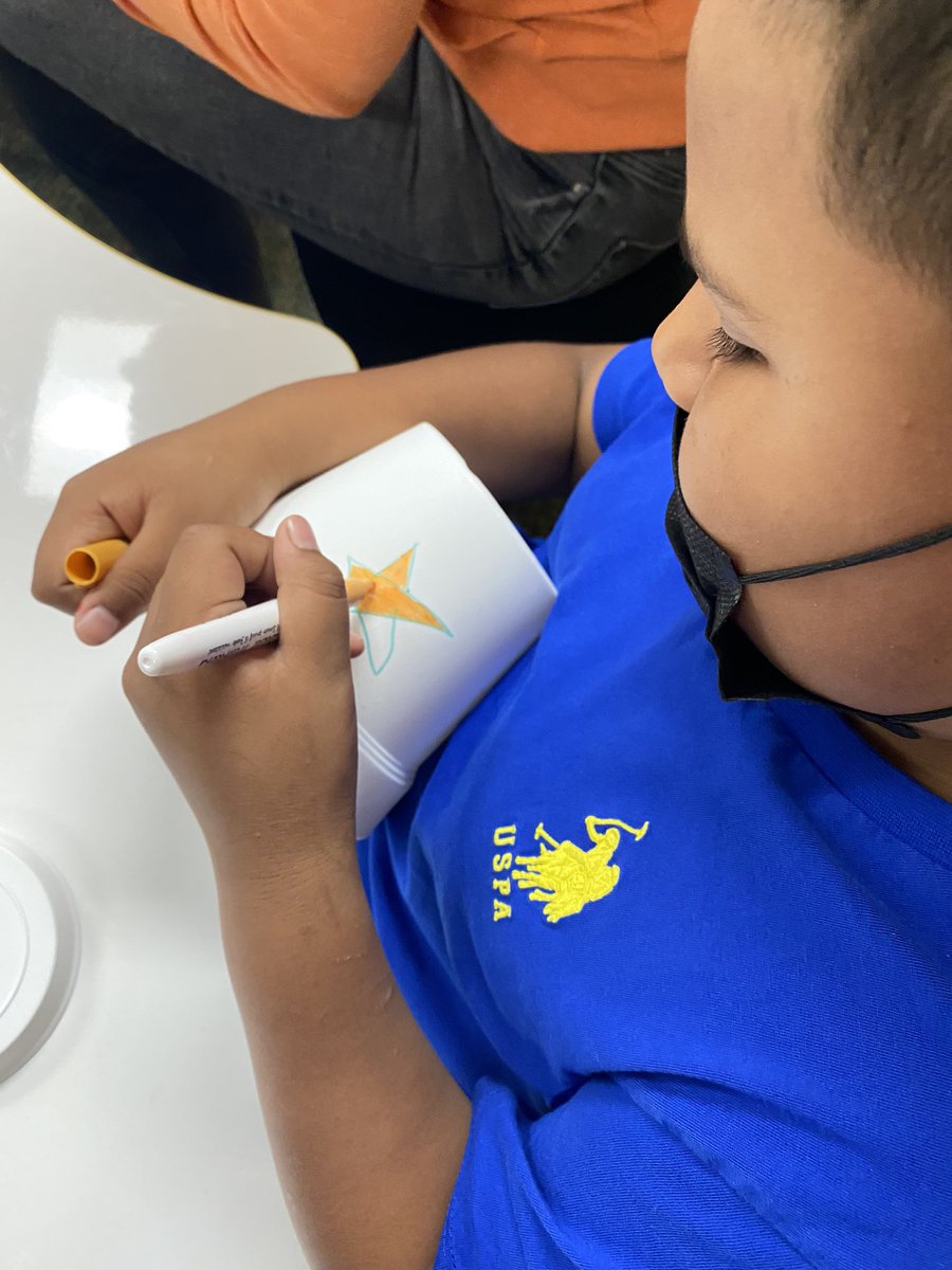 MrsWheelerFCPS's tweet photo. Planting tomato seeds to prepare for our Community Market Day #FCPSFAST https://t.co/kx5RzwhOUs