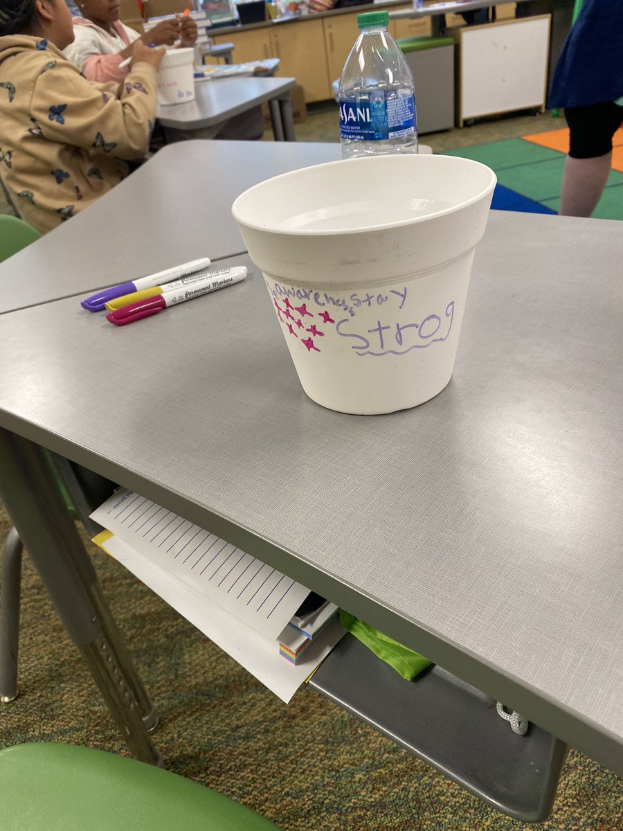 MrsWheelerFCPS's tweet photo. Planting tomato seeds to prepare for our Community Market Day #FCPSFAST https://t.co/kx5RzwhOUs