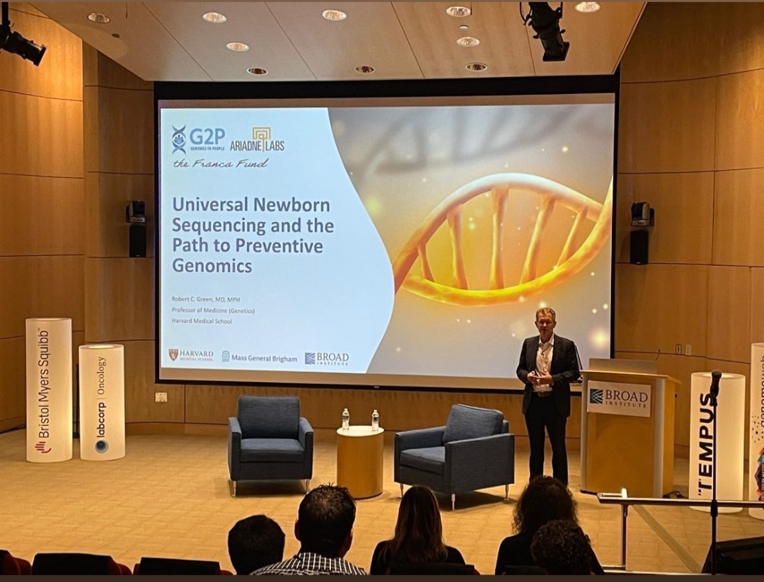 Genomes2People's tweet photo. @Genomes2People Director @RobertCGreen presenting now on universal newborn screening sequencing at the Precision Medicine MultiOmics Conference @broadinstitute 🧬
.
#Genomics #Research #PreventiveGenomics #PreventiveMedicine #Newborn #Sequencing #GeneChat #Precision #Health https://t.co/UX8WFrA80k