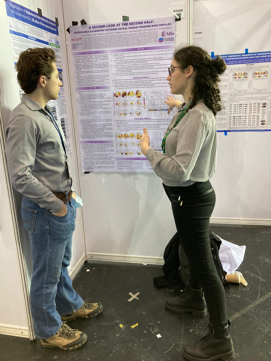 Don't worry, the face behind the poster got to see the front of it too 😂 <a href="/OHBM/">OHBM</a>  #OHBM2022