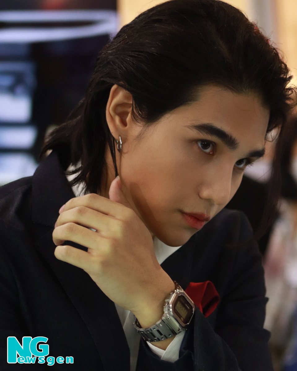 NGnewsgen's tweet photo. หล่อแบบไม่อยากกระพริบตา เกินต้านมากค่ะคุณเจฟ 

#JeffSatur #CentralTheUtimateWatchFair
#CentralWatchFairxJeffSatur https://t.co/c8rL7hVA9g