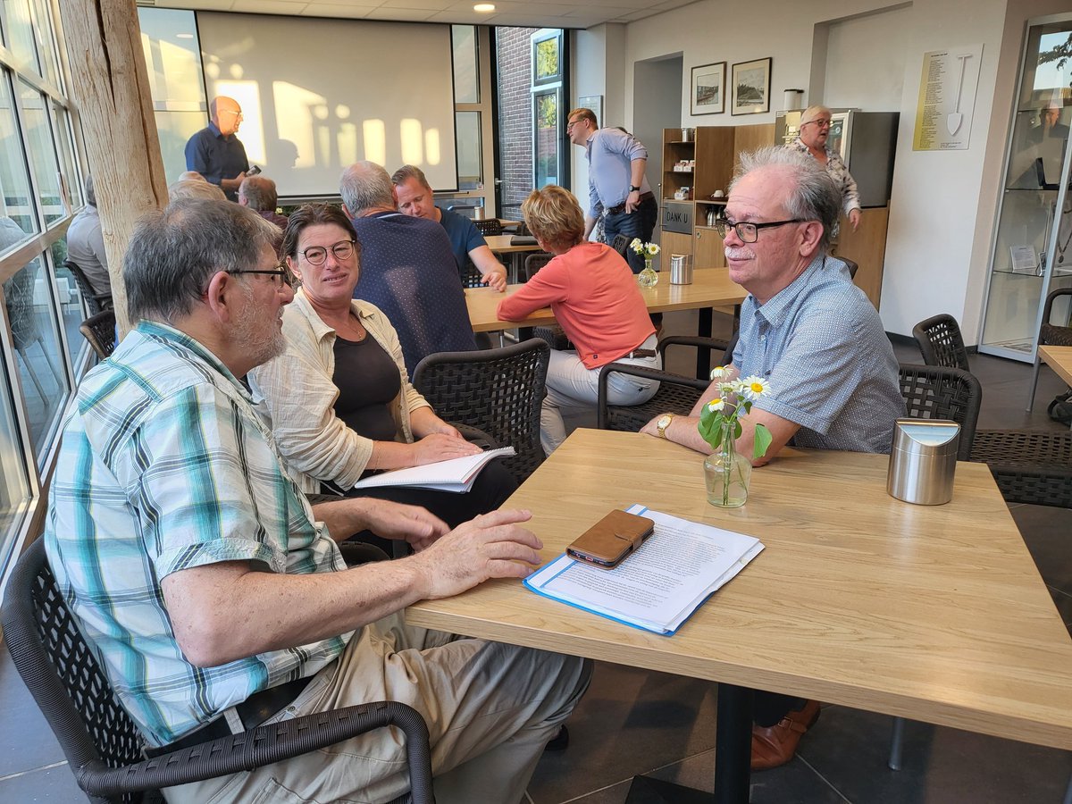 Gisteren geslaagde gesprekken met raadsleden van <a href="/gemeenteaadr/">Alphen aan den Rijn</a> in het Boomkwekerijmuseum: verkeer, infrastructuur, aanpak centrum, huisvesting, leefbaarheid en veiligheid. Wordt vervolgd!
Wil je meedoen? Neem contact met ons op!