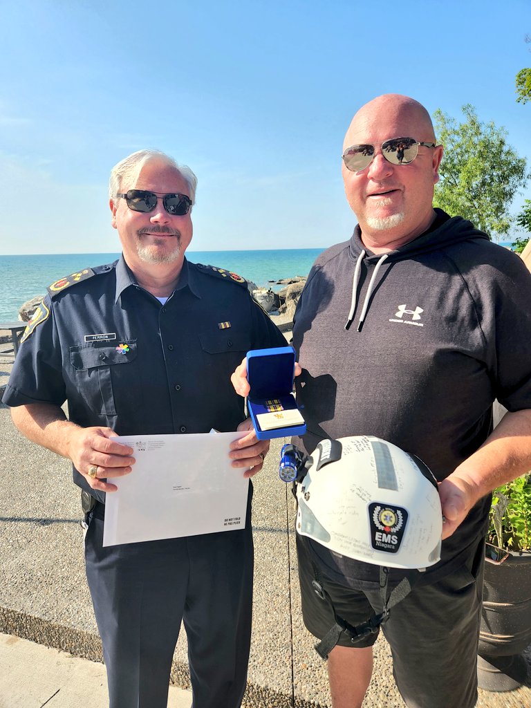NiagaraEMS's tweet photo. Yesterday Chief Ferron had the opportunity to visit NEMS alumni member Paul Taylor to deliver his 30 year exemplary medal bar.

Thank you for your many years of service, Paul! https://t.co/TgOCYsio5X