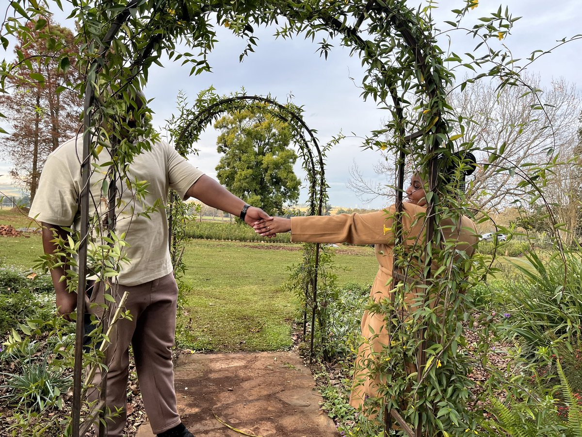JamaKaSlwaneh's tweet image. 23.06.2022
She Said Yes.
#YoungAndHappy
#YoungAndFarming