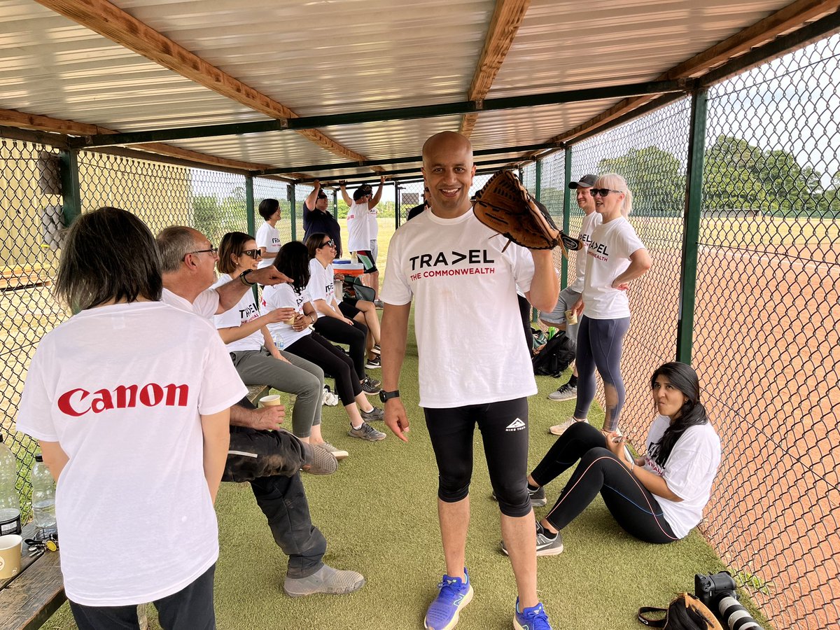OmiSido's tweet photo. Did you hear the joke about the softball? It will leave you in stitches! 😆
#softball #teambon #ilovemyteam https://t.co/Np6nHfHvMs