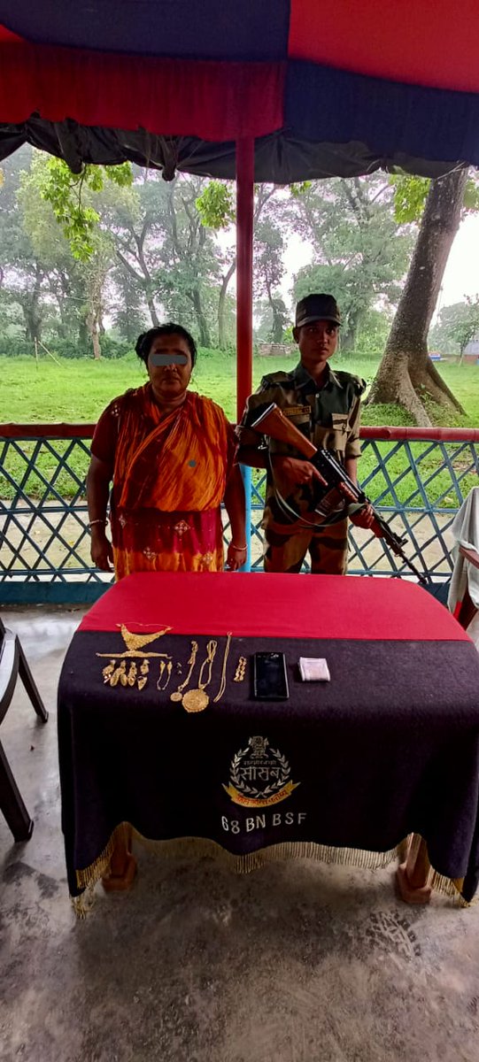 BSF_SOUTHBENGAL's tweet photo. 22 Jun'2022

Troops of 68Bn @BSF_SOUTHBENGAL apprehended a Bangladeshi female along with 233.71 Grams Gold &amp; 191.94 Grams Silver ornaments besides in another incident, vigilant troops of BOP-Arshikari, recovered 7.318 Kgs Silver ornaments.
#JaiHind 
#NationFirst https://t.co/EfPAt3dU1t