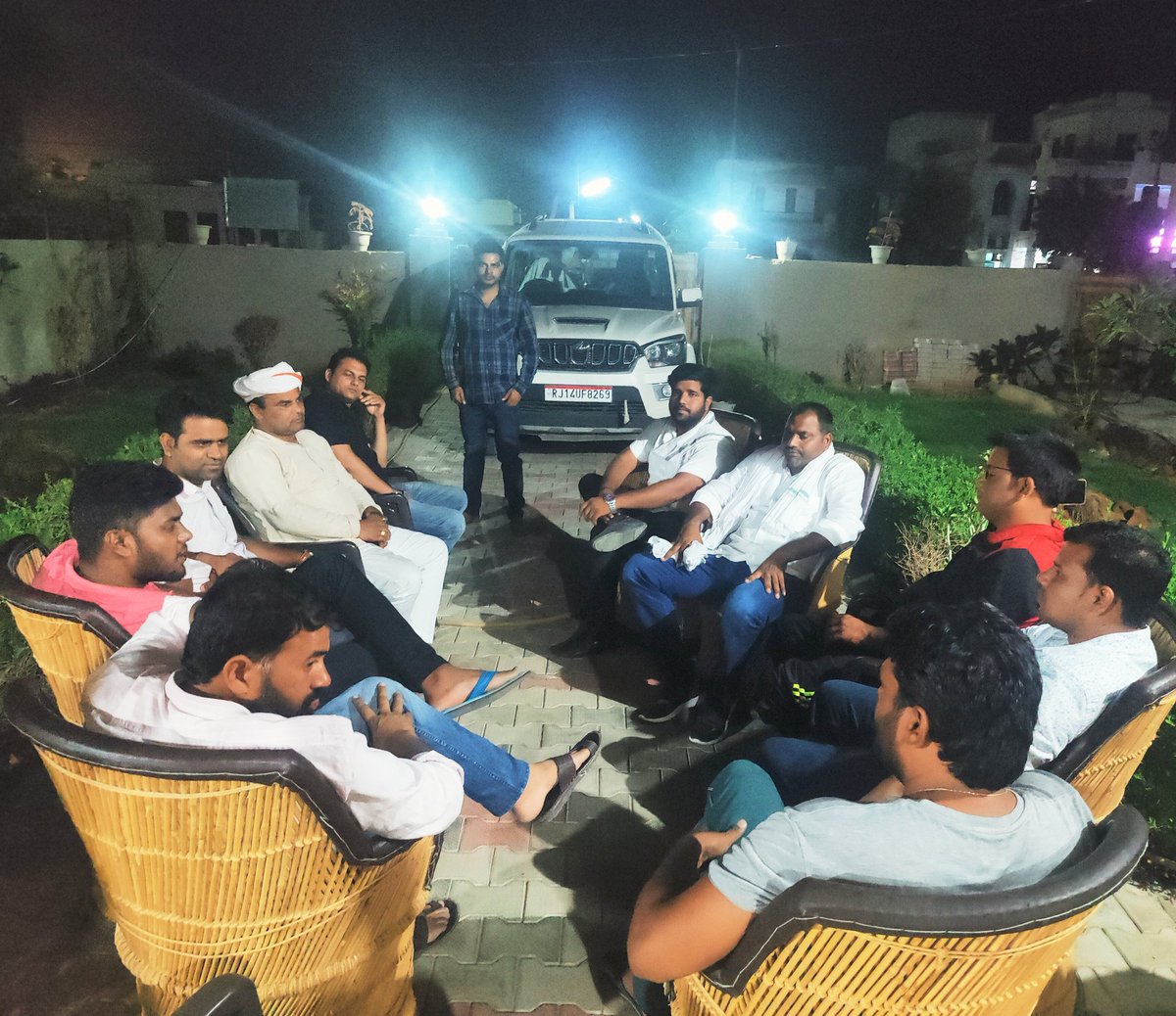 VikramMeena_'s tweet photo. आज दौसा आवास पर #ERCP को लेकर आंदोलन को तेज करने पर चर्चा की !

जल्द धमाकों की आवाज सरकारों के कानों में सुनाई देंगी,हमें राजनीति नहीं पानी चाहिए !

#ERCP_नेशनल_प्रोजेक्ट_बनाओ https://t.co/gcsJtCeCdg