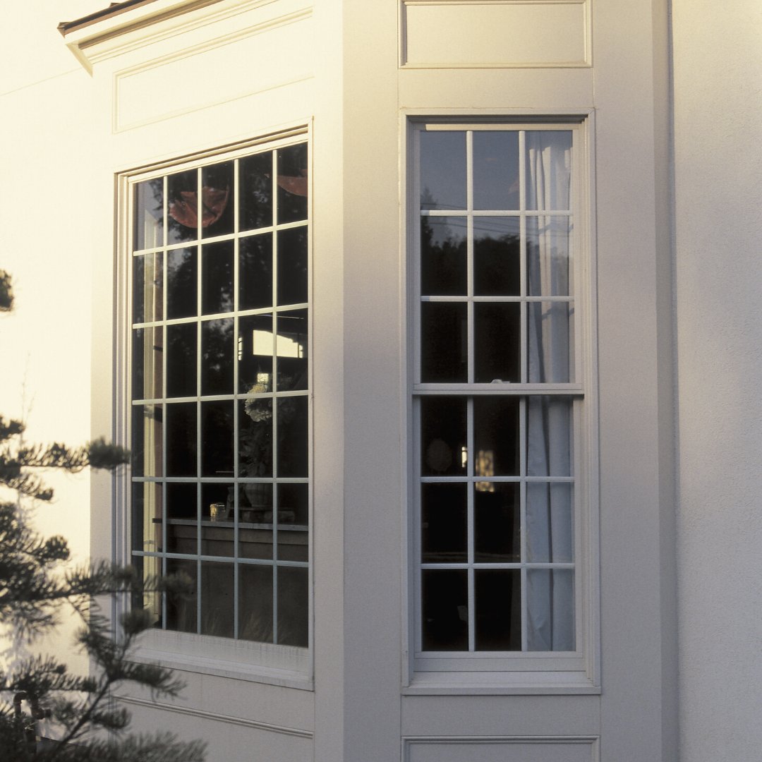 TriCountyWindow's tweet image. Modeled after the panoramic windows often seen on old ships, bow windows offer an elegant look for classic and modern homes! Would you add these to your home? #bowwindows #newwindows #tricountywindowsva