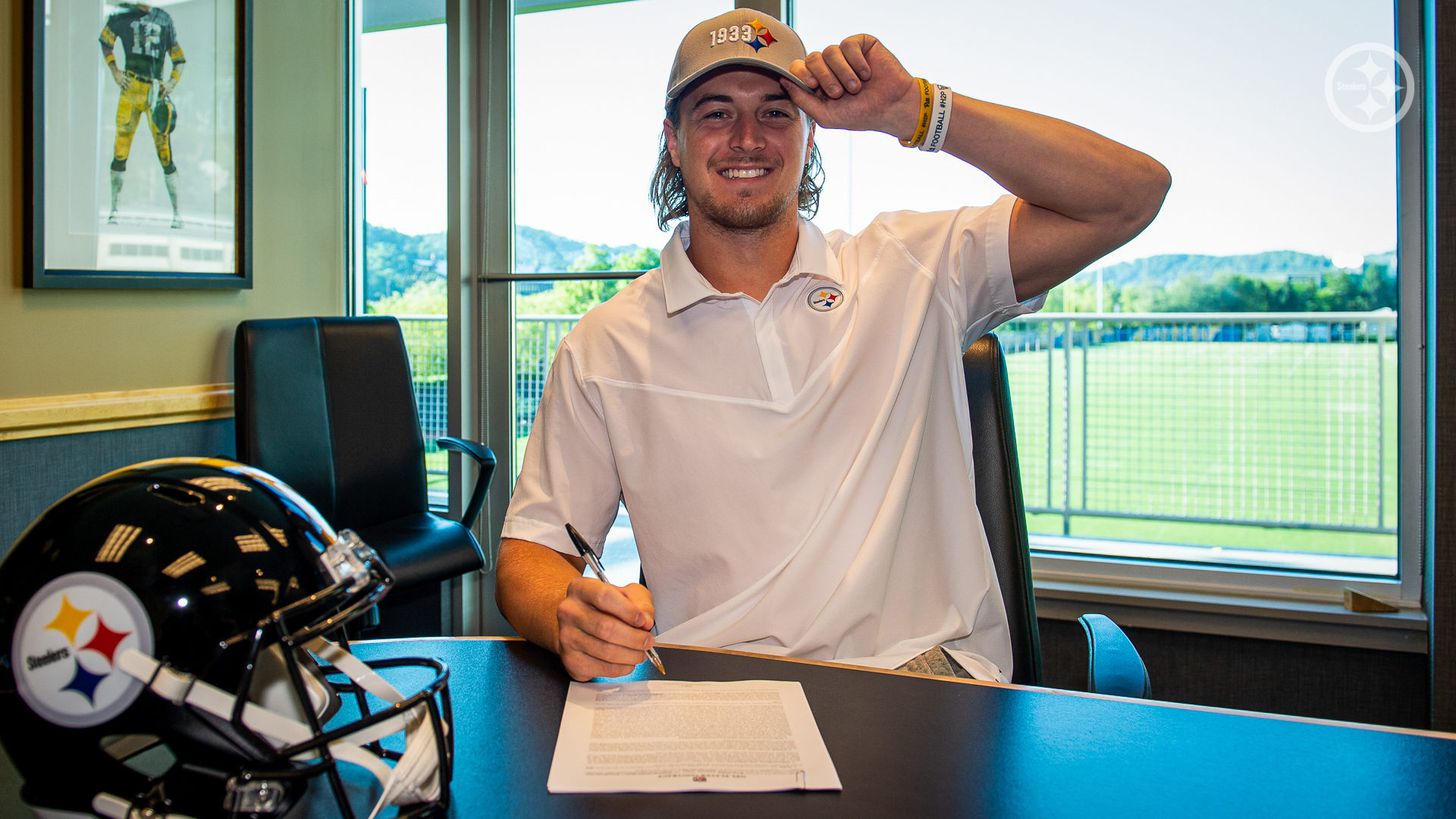 Tracy Owen Headline Kenny Pickett Contract With Steelers