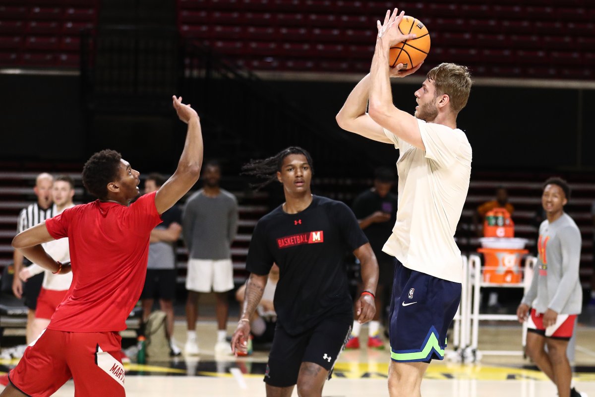 TerrapinHoops's tweet photo. Iron sharpens iron. https://t.co/TcBxZpvmYA