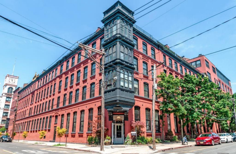 Skylight, PCCP Purchase Hoboken Apartments for $57M commercialobserver.com/2022/06/skylig… #BennatBerger #BrianHaber #JLLCapitalMarkets #JoseCruz #PCCP