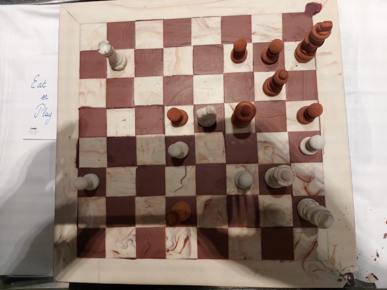 Garry Kasparov on X: This masterpiece made entirely of chocolate was  presented to me at my Paris hotel! Someone in the kitchen definitely knows  chess. Recognize the position?  / X