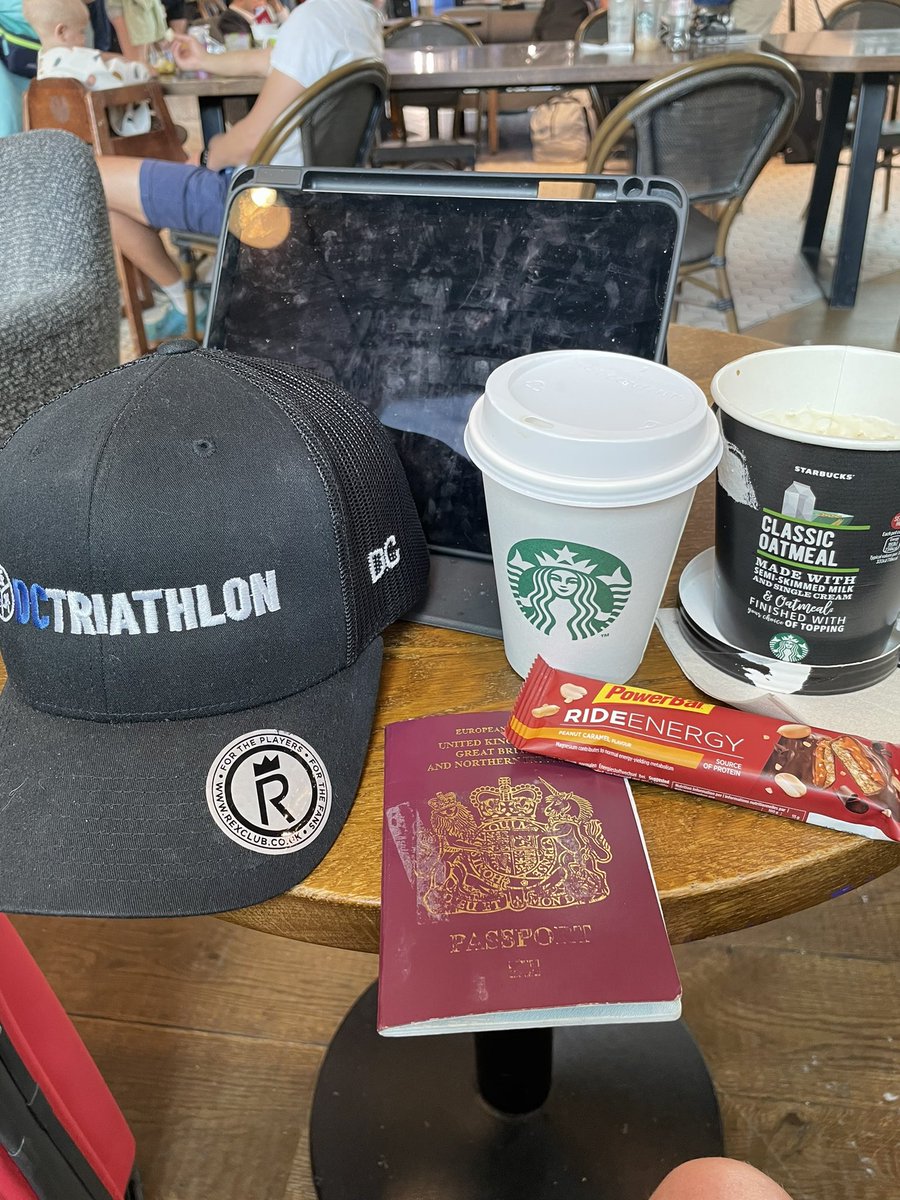David88Cole's tweet photo. Barod am benwythnos o seiclo a hyfforddi triathlon un o athletwyr dctriathlon allan yn Geneva 🚴🏻♂️🏔
We go again. Ready for a weekend of Tri coaching in Geneva 🔵⚫️ #tricoach #triathlon https://t.co/b9iCv2cZ4q
