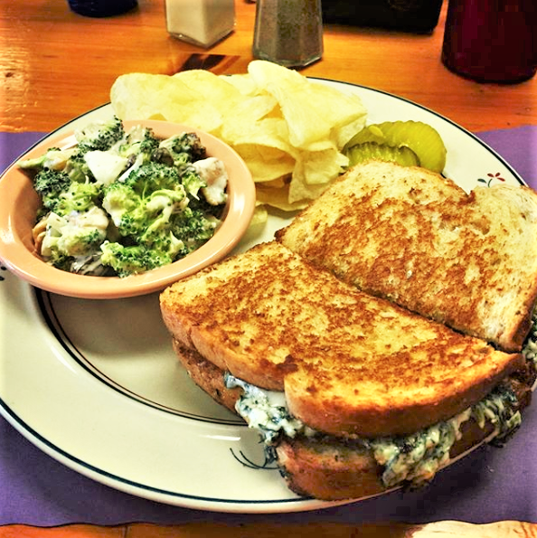 The deliciousness is in the details!✨ 
.
🍽️Inside Dining Available⁣⁣⁣⁣⁣⁣⁣⁣⁣⁣⁣⁣⁣⁣⁣⁣⁣⁣
 . 
#GingersCafe #IndianaEats #IndianaFoodie #NoblesvilleIN #IndianaRestaurants #BestOfIndiana #EatLocal