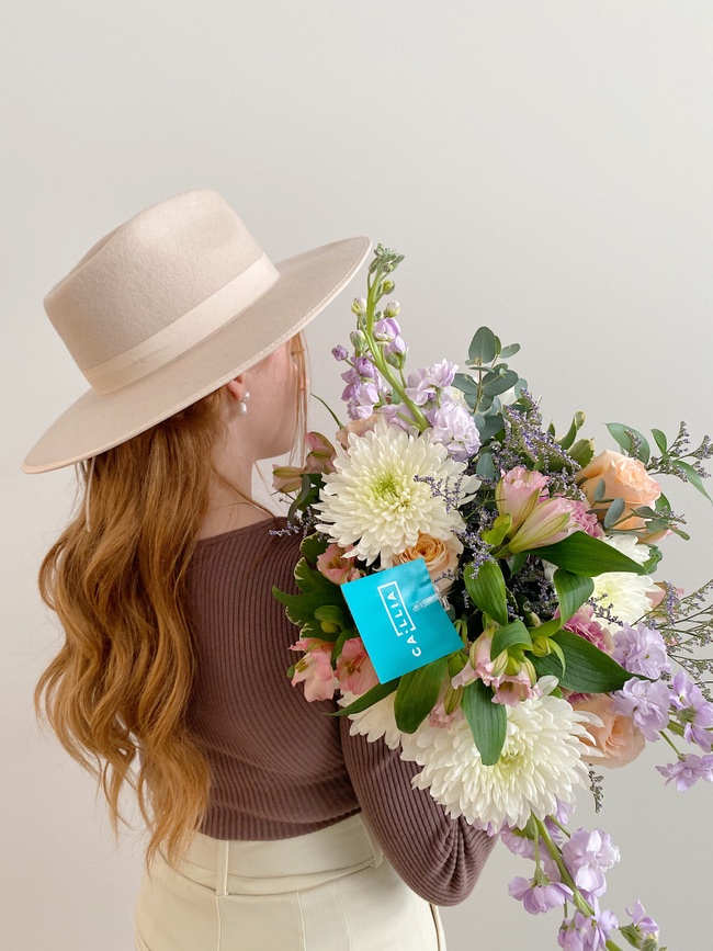CalliaFlowers's tweet photo. The perfect summer garden party all tied up in twine! 💐
#TheSerendipity #CalliaFlowers #ThisCalliaMoment https://t.co/rAdAYAa9yq
