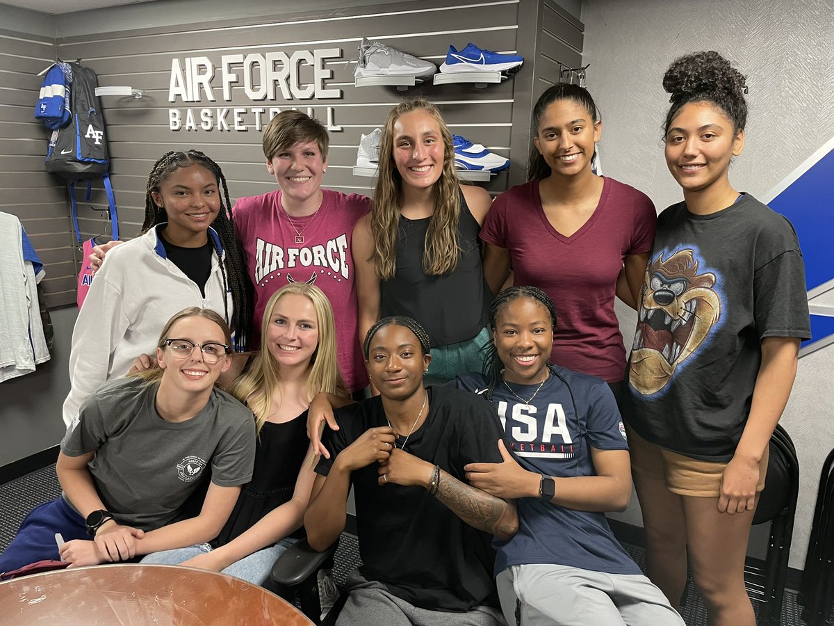 AF_WBB's tweet photo. Welcome Class of 2026! We’re glad you’re here! https://t.co/QCS6AoQCh3