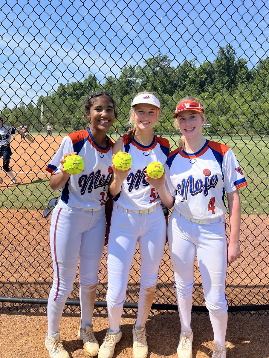 Wilhoit2025's tweet photo. Game one at Scenic City was a 10-3 win for MOJO Wilhoit over Florida Gold Torres highlighted by 3💣by Jordan Mooney, Katy Granger and Brenna Green.@D1Softball @ETSUSoftball @ExtraInningSB @TusculumSB @ https://t.co/15B3QSTeCu