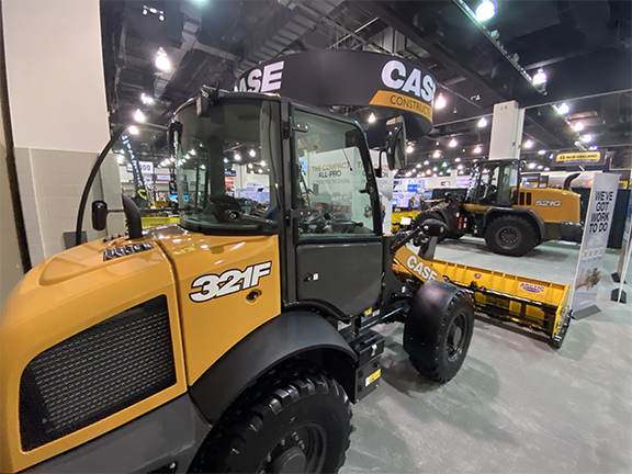 CaseCE's tweet photo. Last looks — about to kick off  the 25th annual Snow &amp; Ice Symposium in Milwaukee! We're here all week in Booth 1149! See the gang, and learn more here: https://t.co/hoAToFkh7g #SeeYouatSIMA #SimaShow https://t.co/cToI6V5qDe