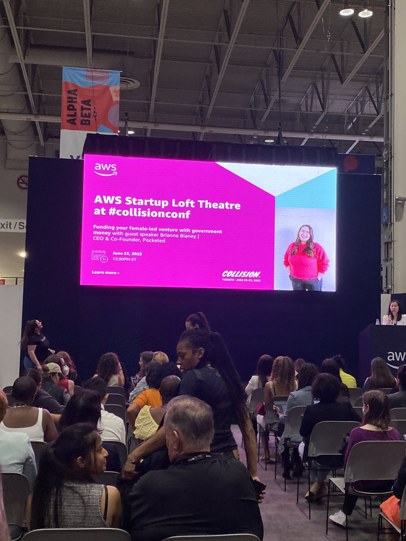 Female Founders: Building Empires - qidbkr0