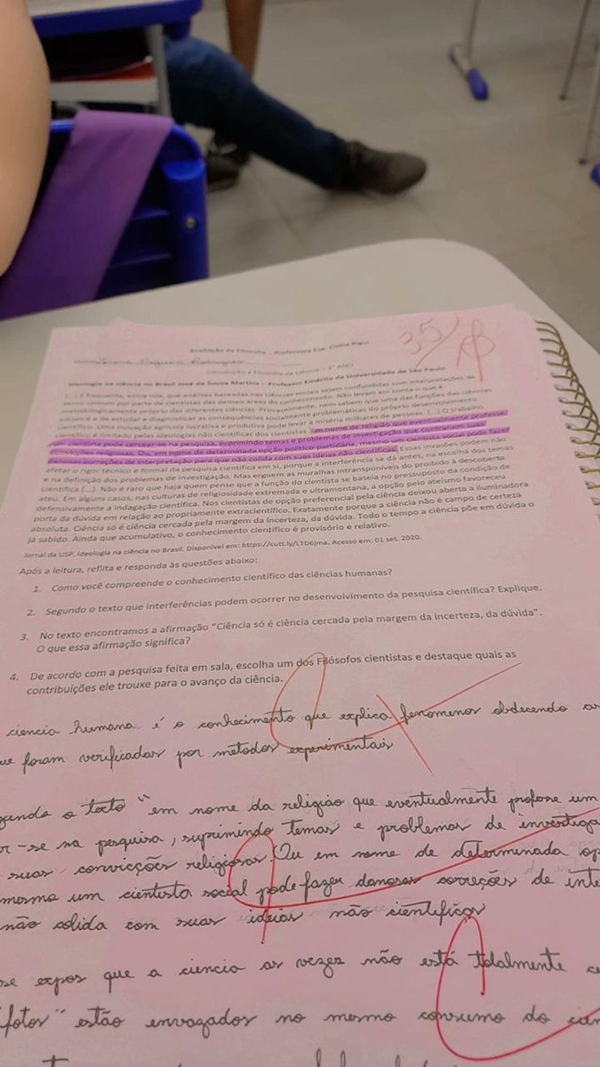plutao_mp3's tweet photo. em compensação eu sou boa d+ em filosofia https://t.co/0eJUm4Gc4B