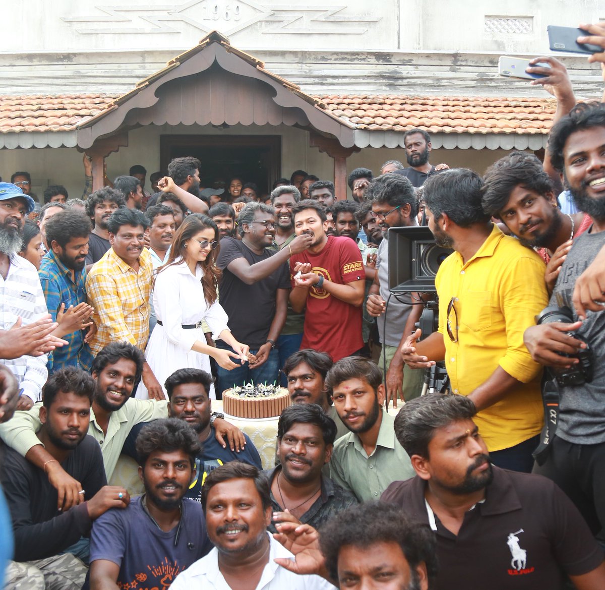 Udhaystalin's tweet photo. And it’s the end of #MAAMANNAN 2nd schedule! Last and final schedule will happen only if @KeerthyOfficial Mam and #fahadh give dates 😁 pls consider ! sorry @mari_selvaraj sir for all the torture and one mores ! Thx #MAAMANNAN team ! @RedGiantMovies_ https://t.co/Mvy0BeQYkw
