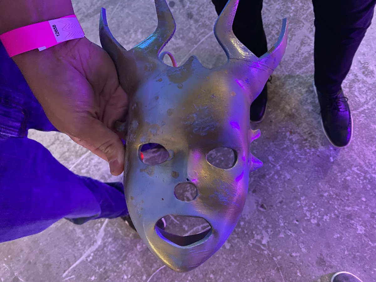 kloss_xyz's tweet image. SHEESH 😤😤😤 @BAYC2745 
PA holders are insane innovators.
Props @KyleGuin @ZachKirch