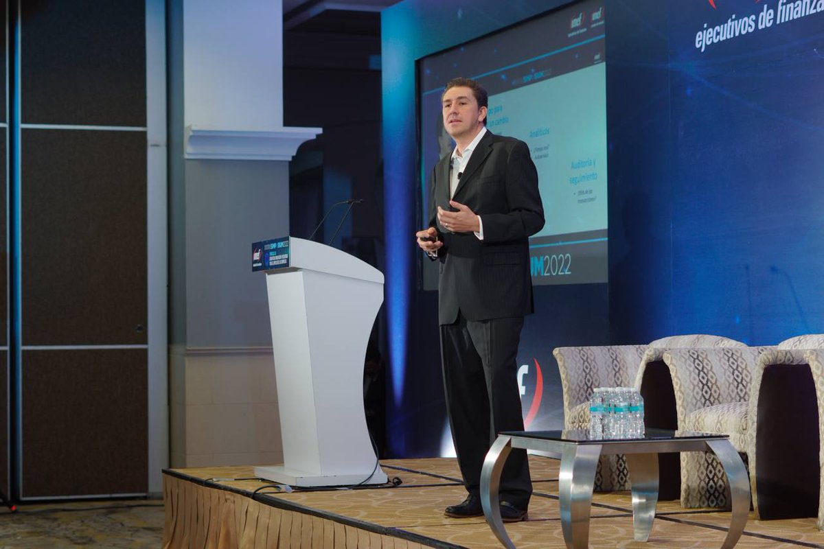 IMEF_CDMX's tweet photo. Ian Henderson @ian - Especialista de Finanzas en @Workday nos habla sobre Innovación: Convirtiendo problemas en soluciones durante el #SimposiumIMEF
@IMEFOficial https://t.co/188yy6u5HG