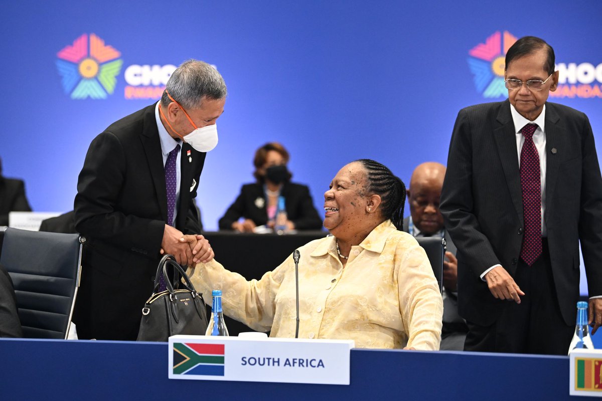 Muraho from vibrant Kigali! Productive discussions at the Commonwealth Foreign Affairs Ministers’ Meeting today. In a world beset with global challenges, it is significant that we are here in Rwanda – because Rwanda represents hope. #CHOGM22 (📸: Lim Yaohui/<a href="/straits_times/">The Straits Times</a>)