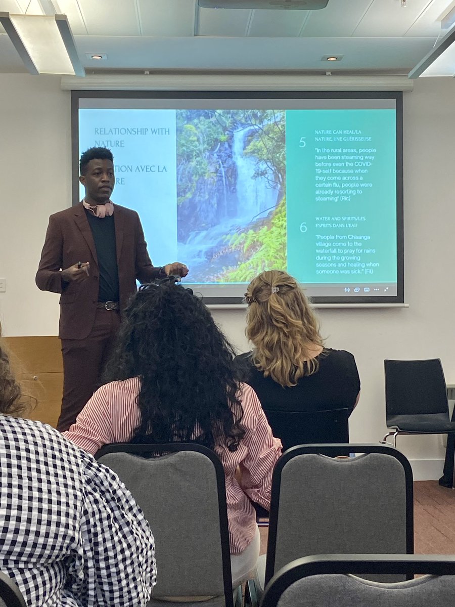 ampaimelody's tweet photo. “Co-becoming allows us to recognize that when we look for disease symptoms we should not just be looking at the way the symptoms manifest in human beings, but at how they manifest in space, place, the land, and non-human entities.” Just 1 part of the great talk by @RoyalChukz https://t.co/obEumvGpg7