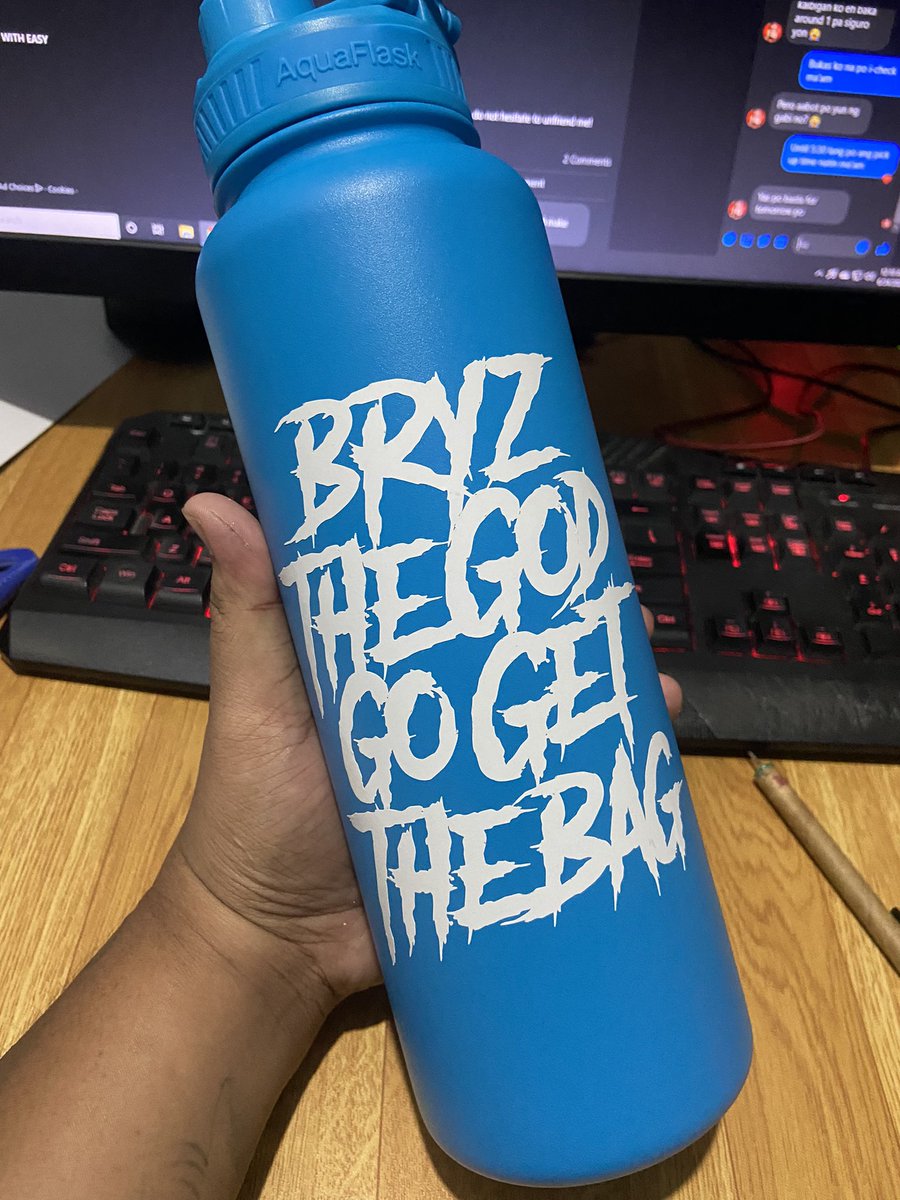 thebrylife's tweet image. Okay ding damitan tong mga flask flask na to e noh?

#diecutstickers #MachineCut #decals