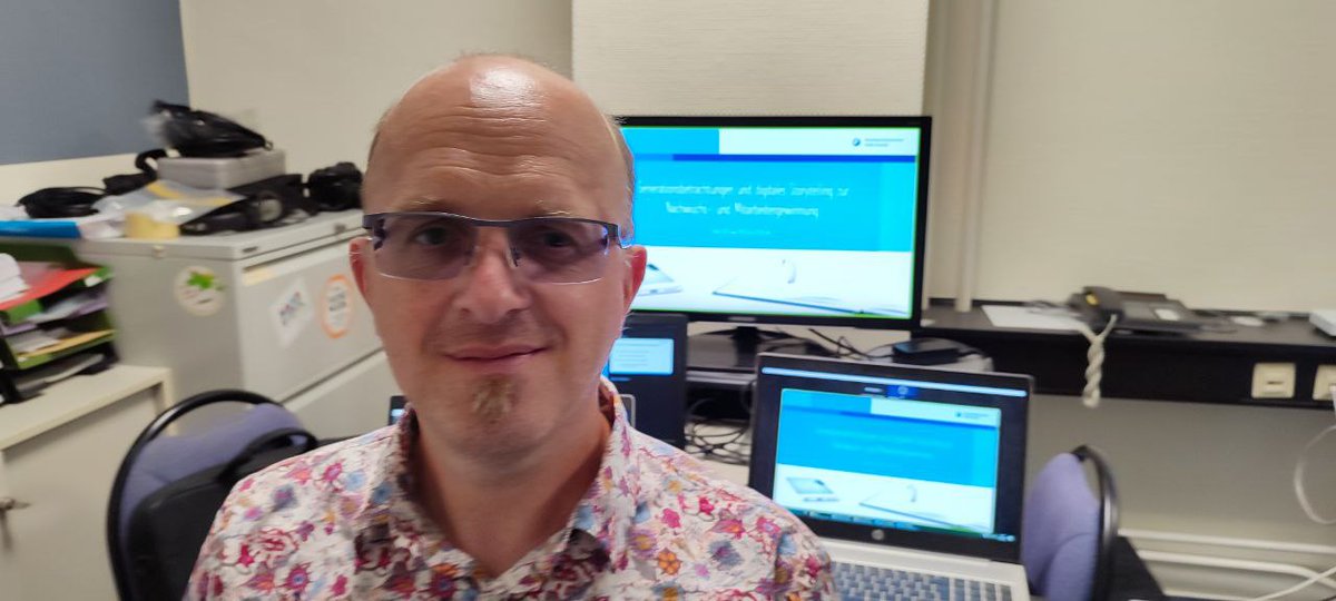 Unser kleines TV-Studio ist für den morgigen Digitaltag gerüstet. Wir sind dann für Euch am morgigen Freitag von 9:00 Uhr bis ..... mit tollen Themen am Start. Und hier findet ihr uns: digiva.de/digitaltag

#DigitalTag2022 <a href="/HwkHalle/">HWK Halle</a> #hwkhalle #workshop #azubimarketing