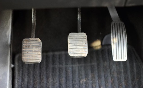 castlerp's tweet image. What do @MBTurner5 and the far left pedal have in common? 
They're both clutch