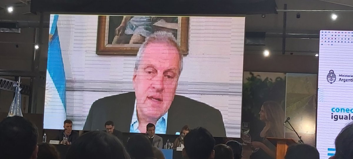 CLAUDINA_SOTTER's tweet photo. Presentación plan nacional de inclusión educativa. Conectar igualdad. Ciudad de La Rioja. @DDE_Coloner @CoordiCTIP https://t.co/vYqHyDNLEd