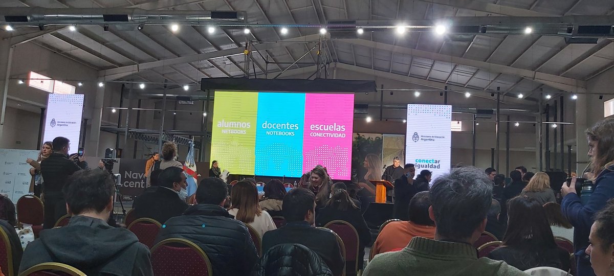 CLAUDINA_SOTTER's tweet photo. Y luego de un largo viaje llegamos a La Rioja. Lanzamiento programa inclusión digital educativa.#conectarigualdad . Com el equipo a full. @DDE_Coloner @cge_entrerios @CoordiCTIP https://t.co/zDuGpcN8SH