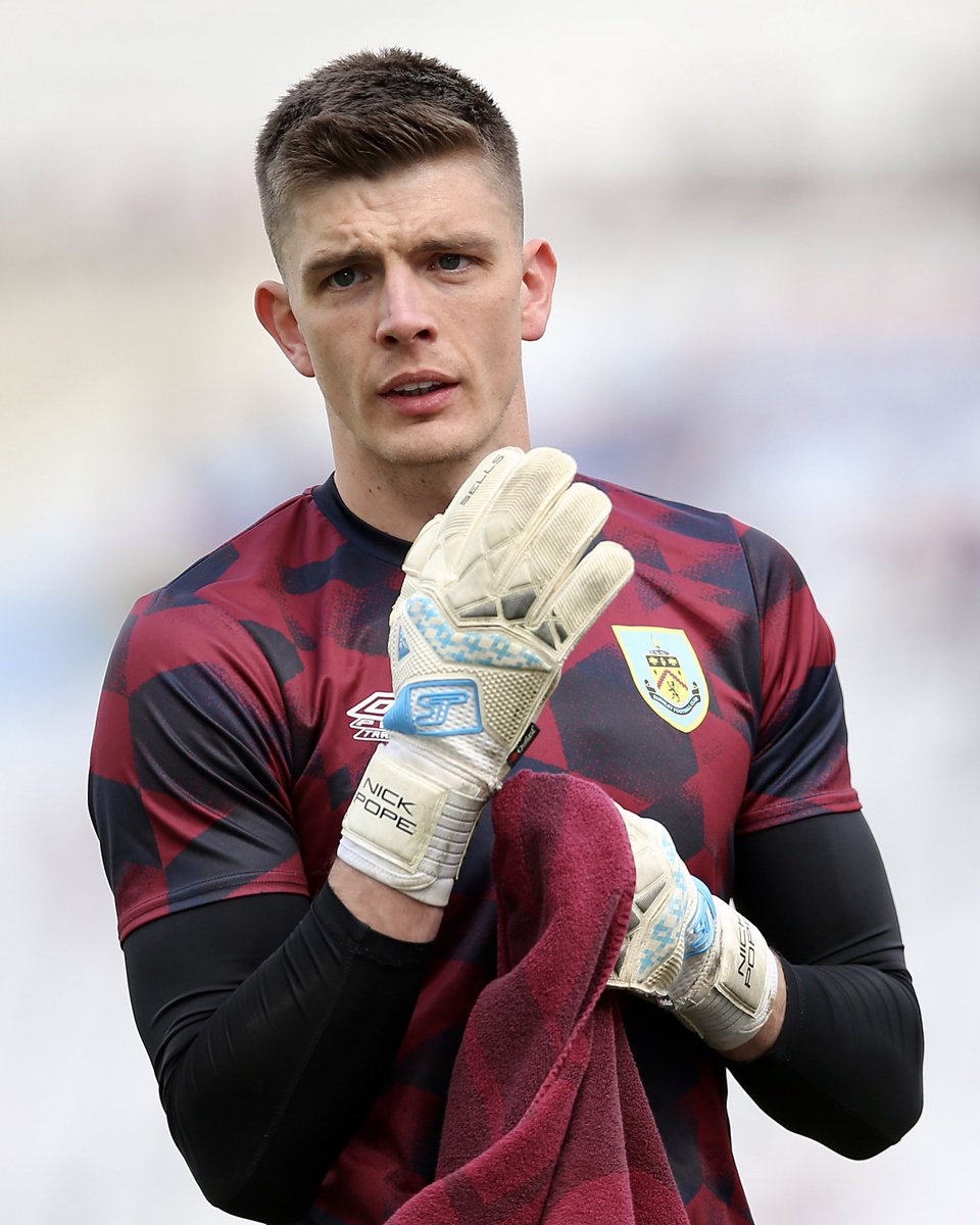 @skworldfootball's photo on Nick Pope