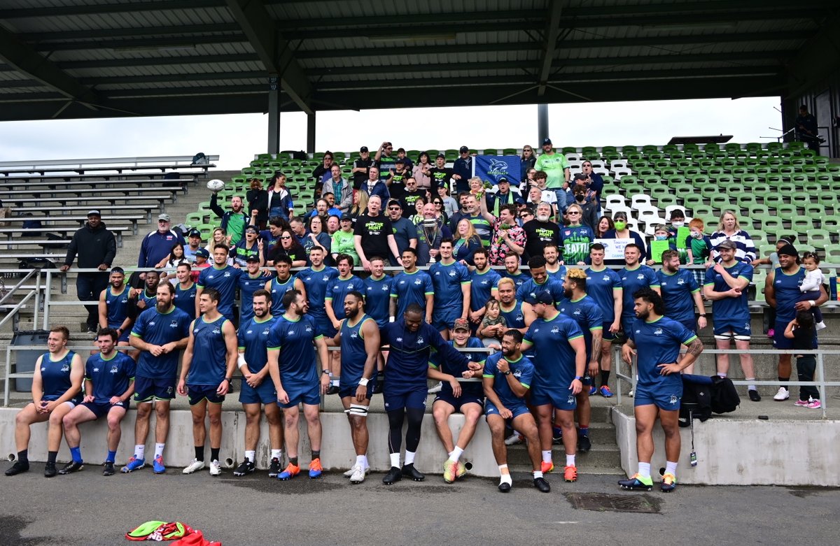 Extended family photo from the @SeawolvesRugby send off practice yesterday at @StarfireSports before they head to New Jersey for the @usmlr championship! #TogetherWeHunt #InTheHunt #QuestForTheShield