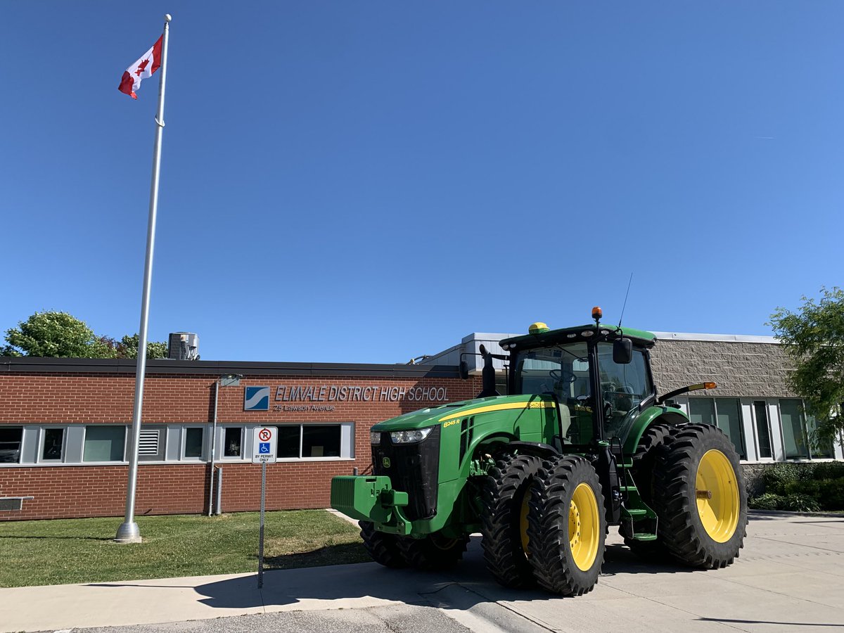 AaronRayDion's tweet photo. ⁦⁩ ⁦⁦⁦@hglass_scdsb⁩ How do you know it’s Grade 8 Grad ⁦⁦@ElmvaleDHS⁩ ? https://t.co/ul9eJPq6XE