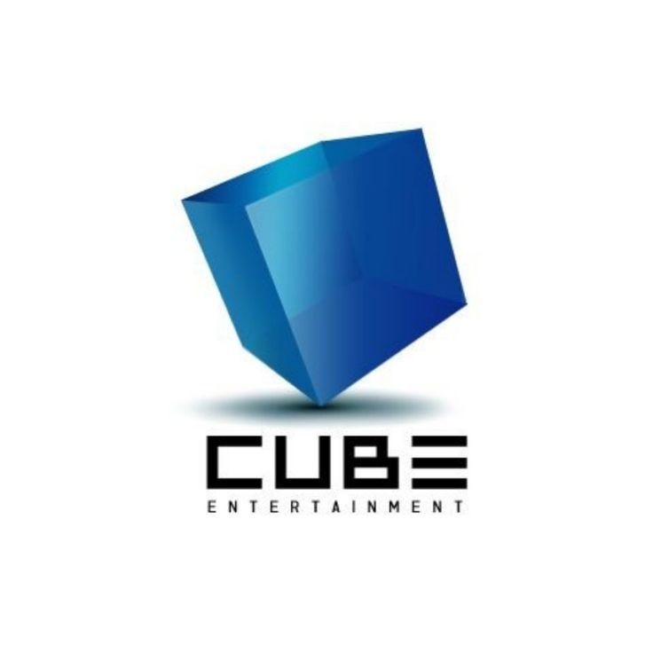 soojinbestgirl0's tweet photo. I laughed when I saw this in my bathroom and the fact that there is a blue trash bin made it funnier😂😂😂😂
#GIDLE #cubetrash https://t.co/N2PskN3cKT