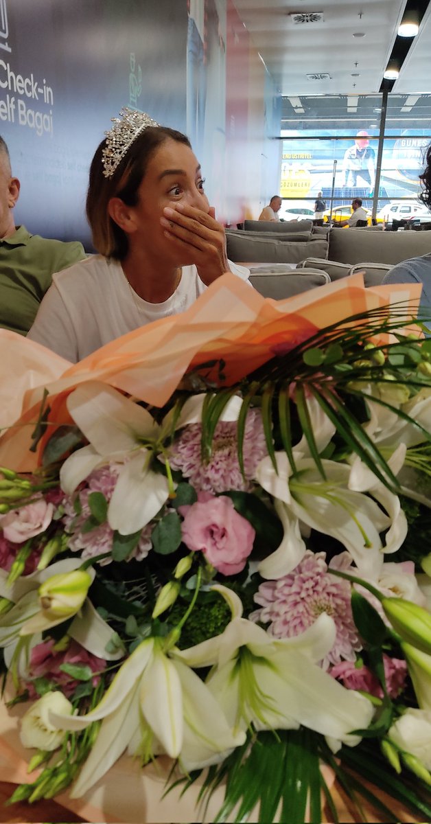 Queen doğrusunu bildiği yalanları dinlerken, sırtındaki hançerleri sayarken <a href="/evrimkeklik_/">Evrim Keklik</a> 🧿