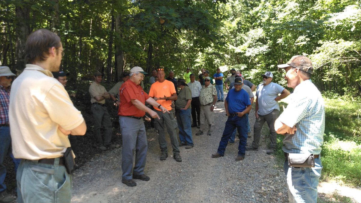 The UT FRREC hosted a Tennessee Forestry Association Master Logger course today focused on tree felling and forest road building. Mr. Greg Helton, Forestry Mutual and Dr. Wayne Clatterbuck, UT Forestry, Wildlife and Fisheries were the featured speakers. @UTIAg @UTAgResearch