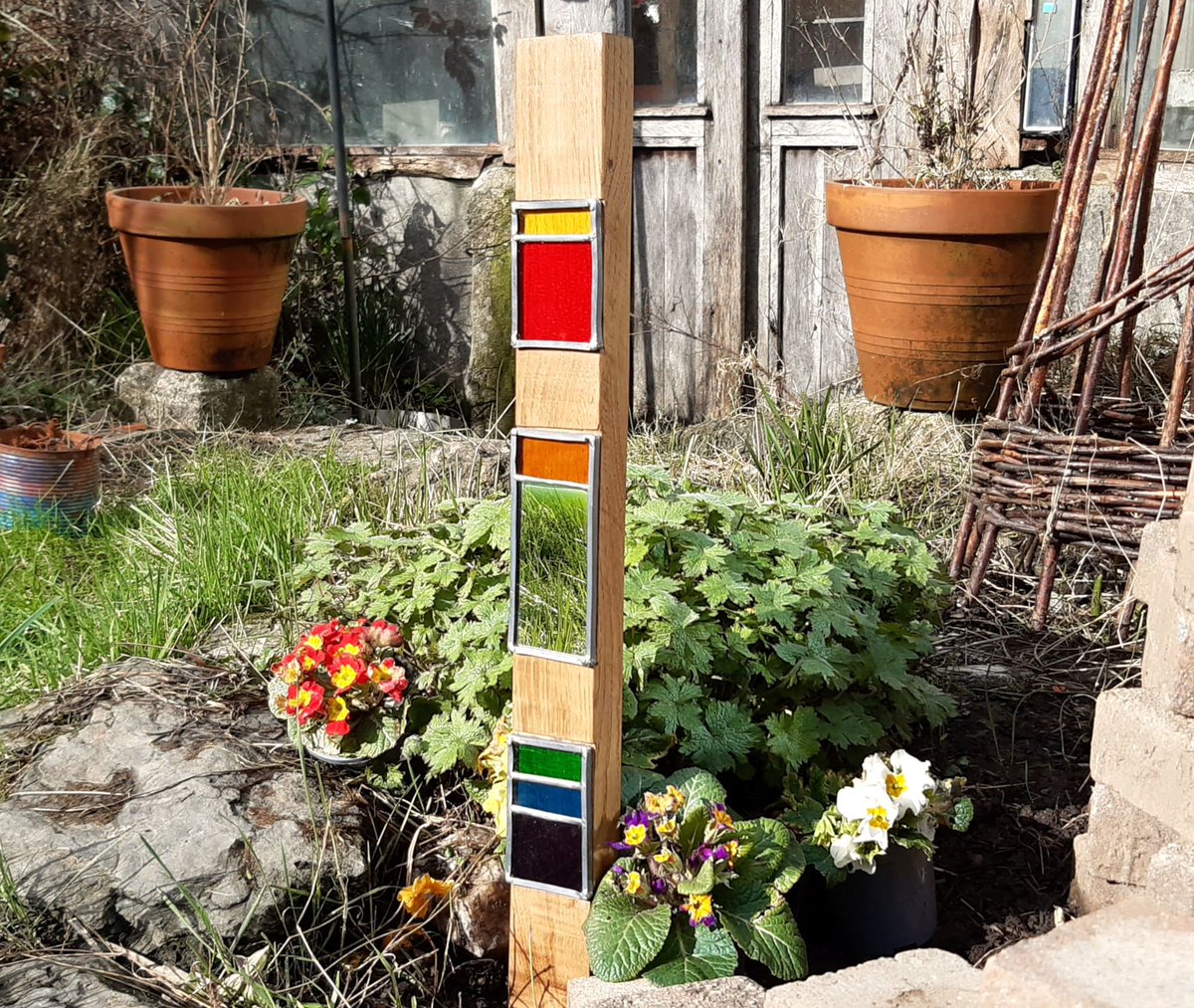 RoopDoopD's tweet photo. Wood and Glass Garden Sculpture. Stained Glass Mirror Decoration. Reclaimed Wood Garden Art https://t.co/HhxD77ju8U #ChickenPink #Etsy #Friluftsliv https://t.co/lQB7PCjtEl