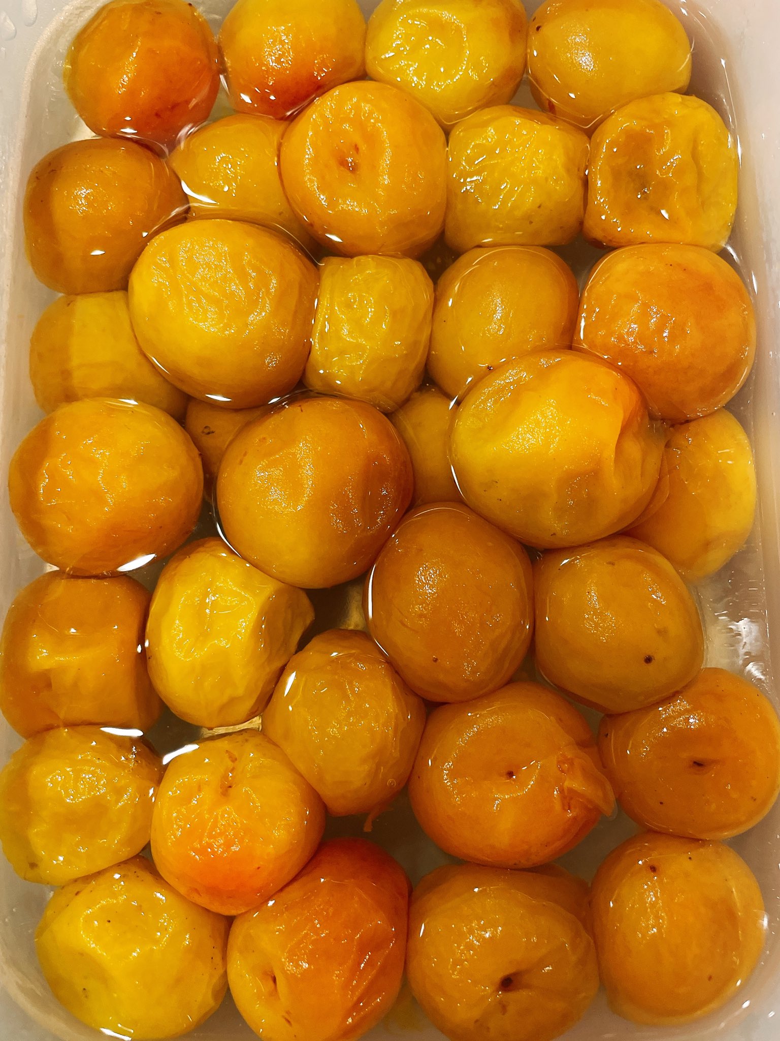 蕎麦石はら 全くの個人的な趣味で 娘のための完熟梅の甘露煮を初めて作りました 実は青梅のカリカリはちみつ漬け を作って美味しかったので もう1kg仕込もうと思って青梅買ったのに 忙しくしてたら熟しちゃったという あっさり甘くてちょっとすっぱい