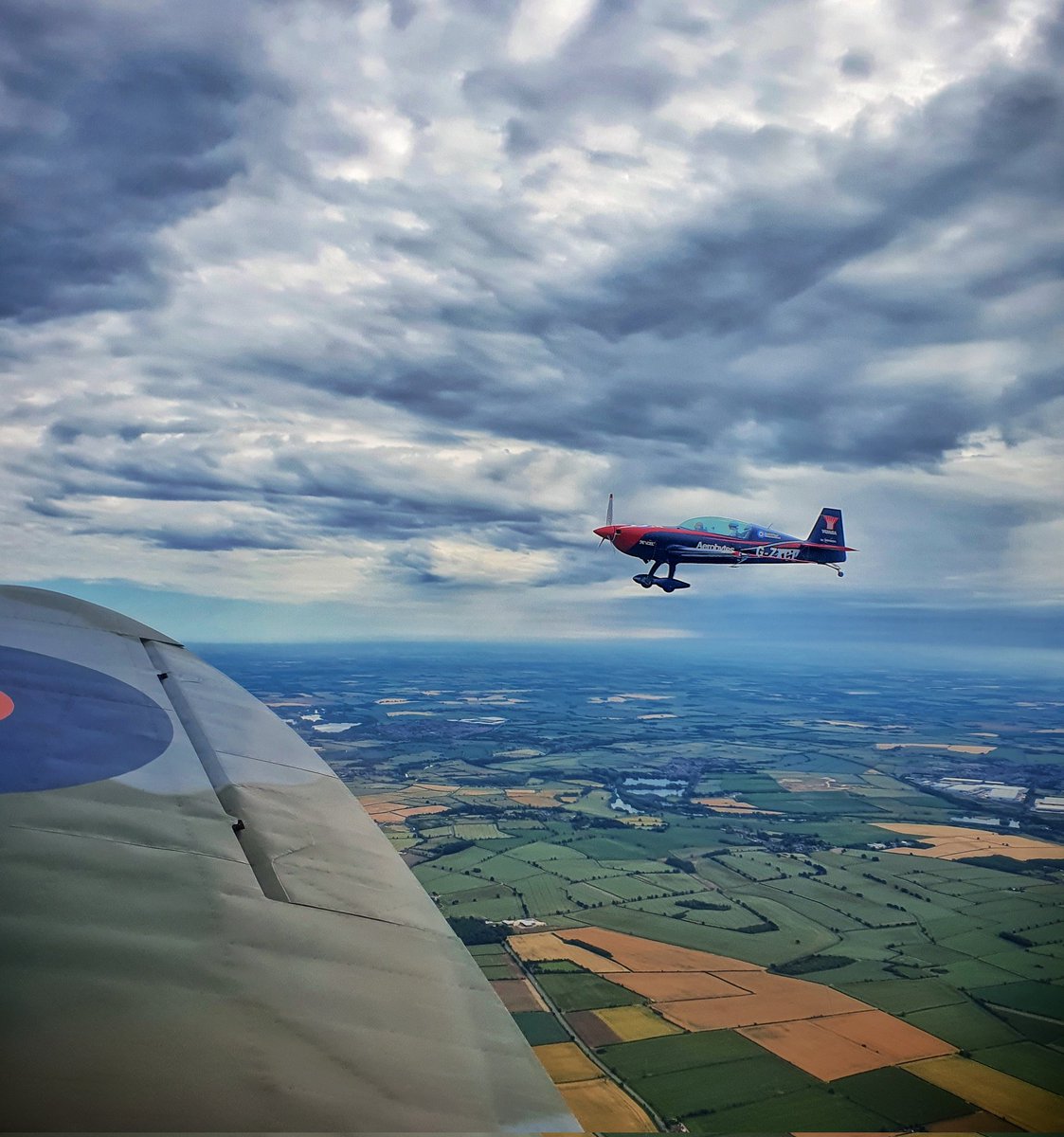andy_durst's tweet photo. Hello @thebladesteam
#flyalongside #bladed #flying #formationflying #spitfire #warbirdflights #avgeek #pilot #cockpitview https://t.co/PbjmVHIF8r