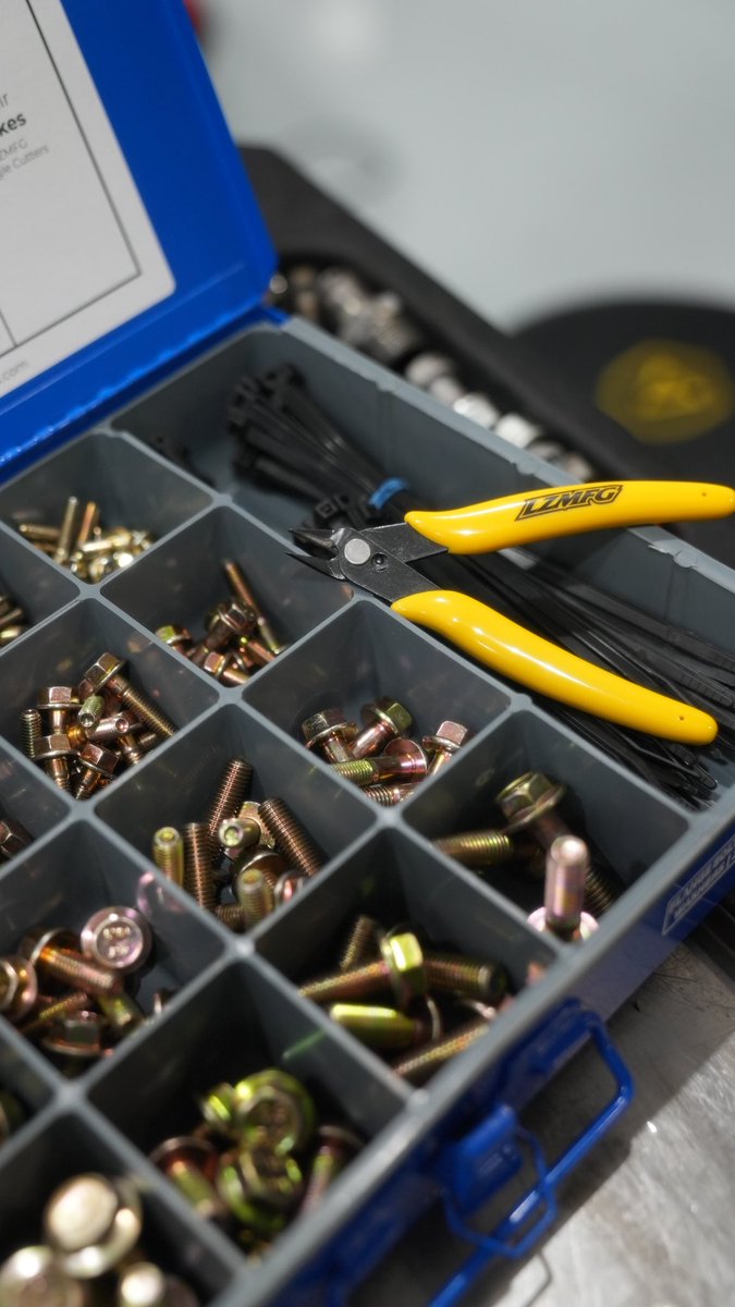 We custom-tailored this 496 piece metric flange kit around the
