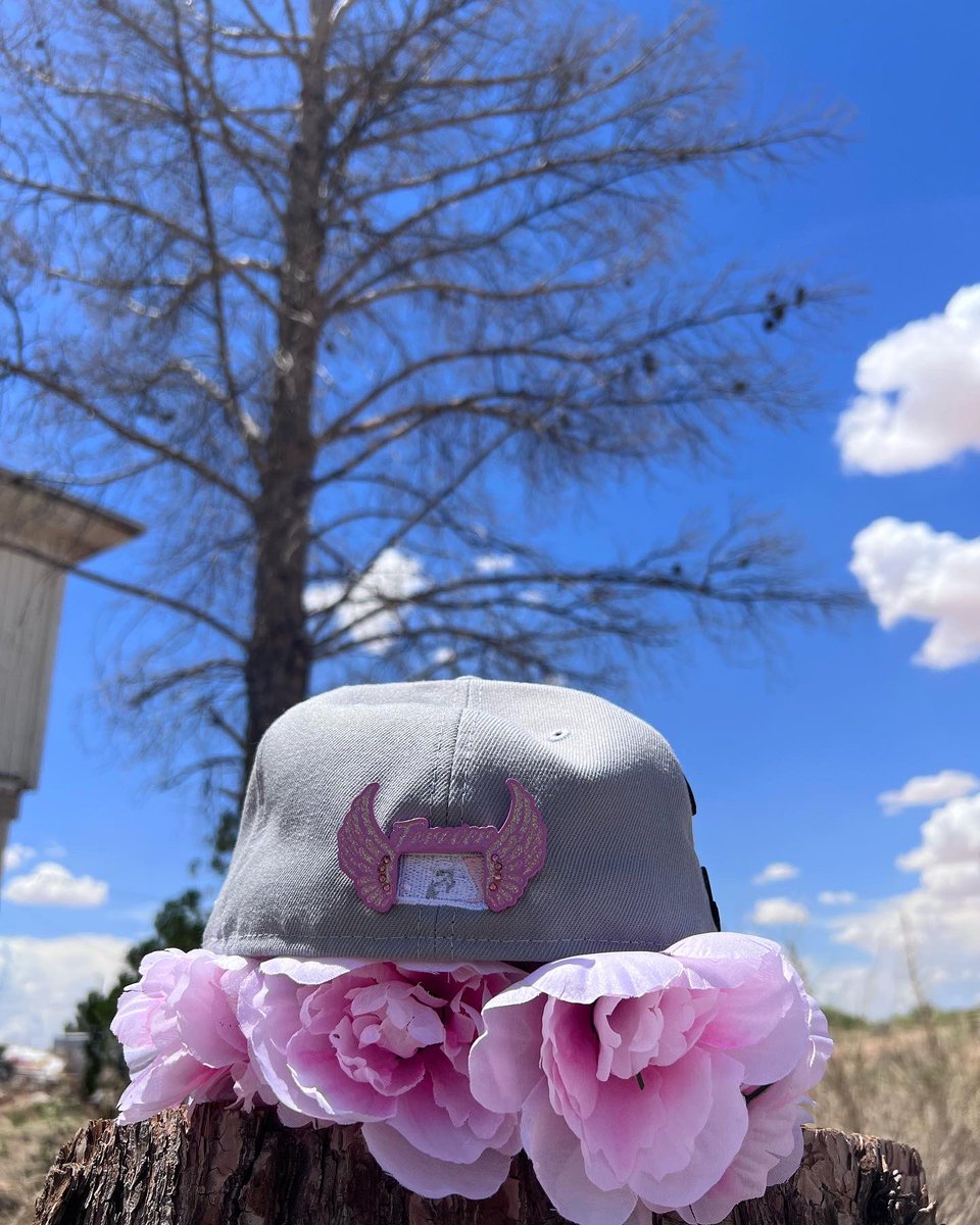 Catoishere's tweet photo. Find the beauty in the ugly. Open yourself up to discover something not as noticeable at first glance. Embrace the ugliness and transform it into something beautiful before your eyes.
@PINdejos1
๐ @BrimBenders #bigheadfitted #rob_smid_designs #fearoffitted https://t.co/8qszD98VFY