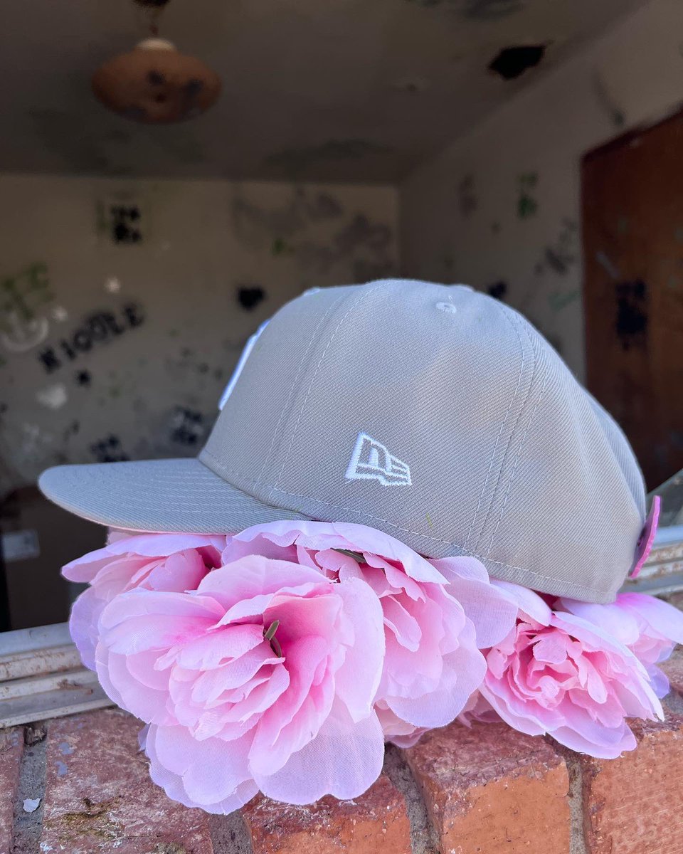 Catoishere's tweet photo. Find the beauty in the ugly. Open yourself up to discover something not as noticeable at first glance. Embrace the ugliness and transform it into something beautiful before your eyes.
@PINdejos1
๐ @BrimBenders #bigheadfitted #rob_smid_designs #fearoffitted https://t.co/8qszD98VFY