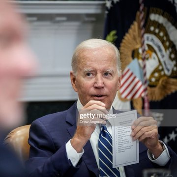 Cameras Capture Biden’s Cheat Sheet Showing Hilarious Instructions: ‘YOU Take YOUR Seat’ FV97YFQWIAILqGl?format=jpg&name=360x360