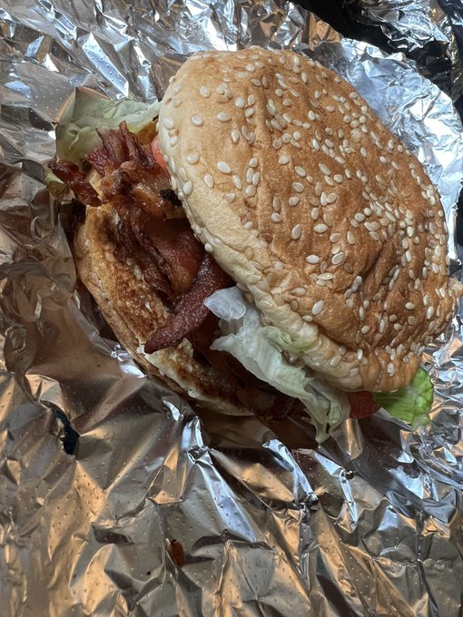 Their BLTs are the best! &hearts;️ https://t.co/CcItwa96Q4