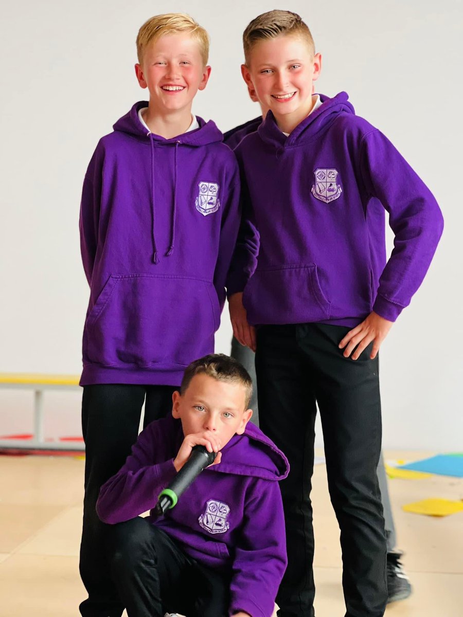 lyn_howie's tweet photo. P7 leavers assembly today for Gregor 🎓. His time at Southdale has been short but he has loved every minute of it. Being able to be yourself is the greatest gift of life 🥰❤️. Thank you @southdaleps https://t.co/xEJtmRi0IM